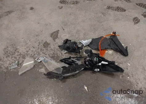 2013 Mazda Mazda3 I Sport из США, поврежденный, VIN JM1BL1UP4D1796510